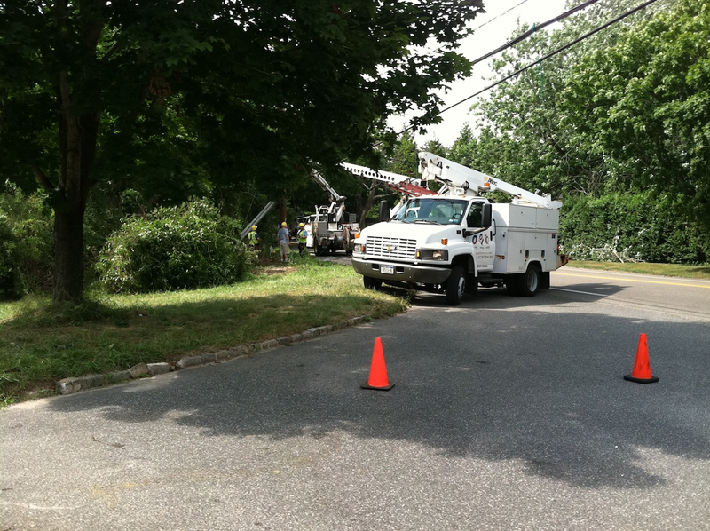 Illustration for article titled Jason Kidd Allegedly Drives Into A Telephone Pole, New Boss James Dolan's Cable Company Has To Clean Up Mess